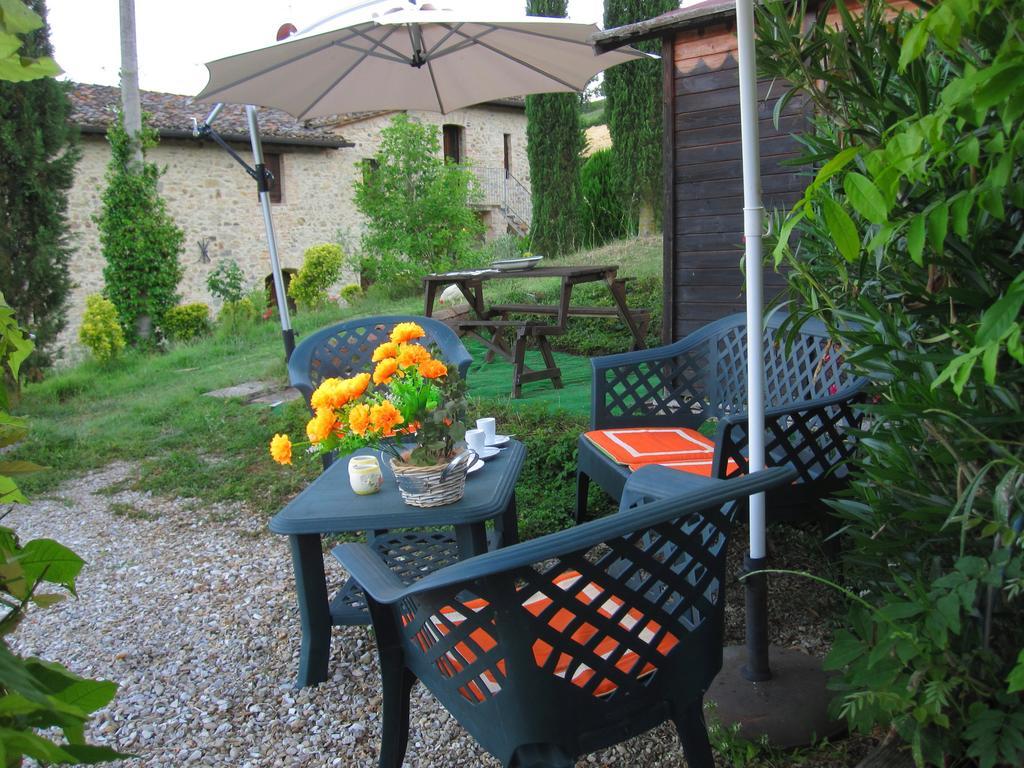 La Pietra Rara B&B Montone  Buitenkant foto