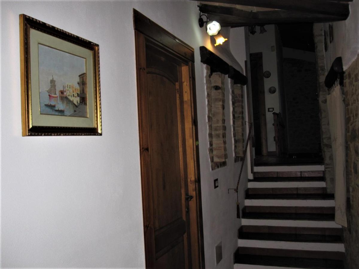 La Pietra Rara B&B Montone  Buitenkant foto
