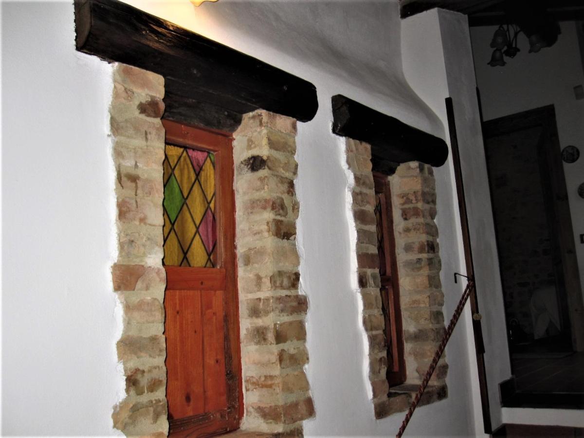 La Pietra Rara B&B Montone  Buitenkant foto