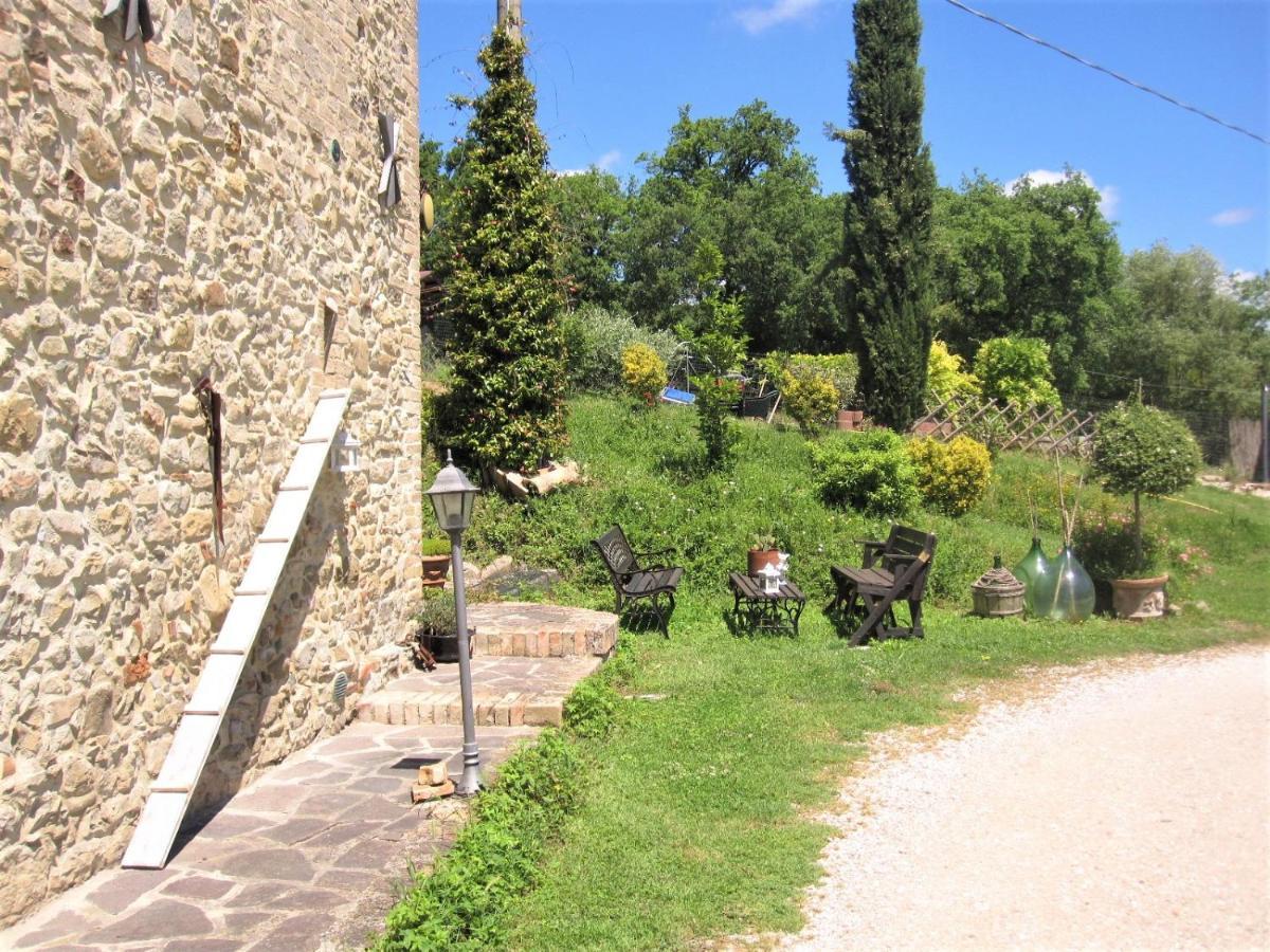 La Pietra Rara B&B Montone  Buitenkant foto