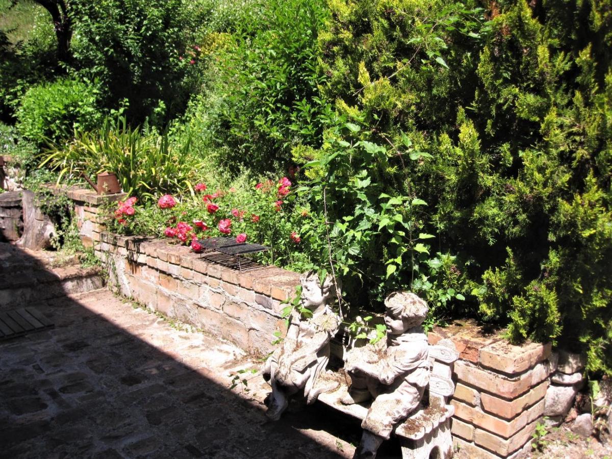 La Pietra Rara B&B Montone  Buitenkant foto